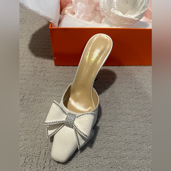 NWT Nalebe Dimante Satin Mule Heels - Picture 7 of 8